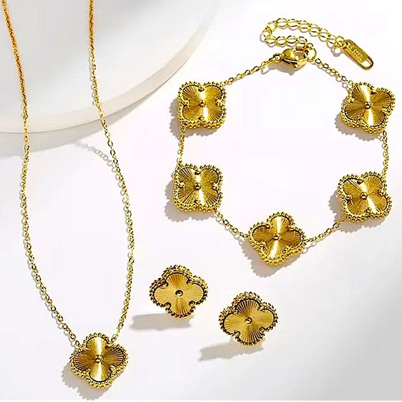 Gold Filled Four Leaf Clover Matching Necklace Bracelet Earrings Set - Picture 7 of 12